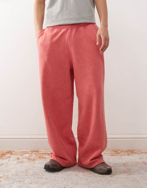 Reclaimed Vintage – Jogginghose aus schwerem Stoff in verwaschenem Rot mit weitem Bein - view 1