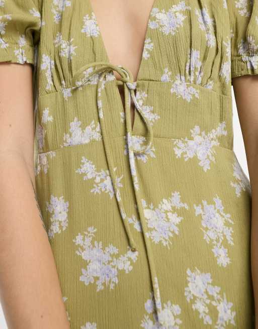Reclaimed Vintage Kleid mit Bindedetail vorne und Blumenmuster