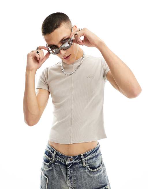 Reclaimed Vintage – Knapp geschnittenes, geripptes T-Shirt in verwaschenem Steinbeige 