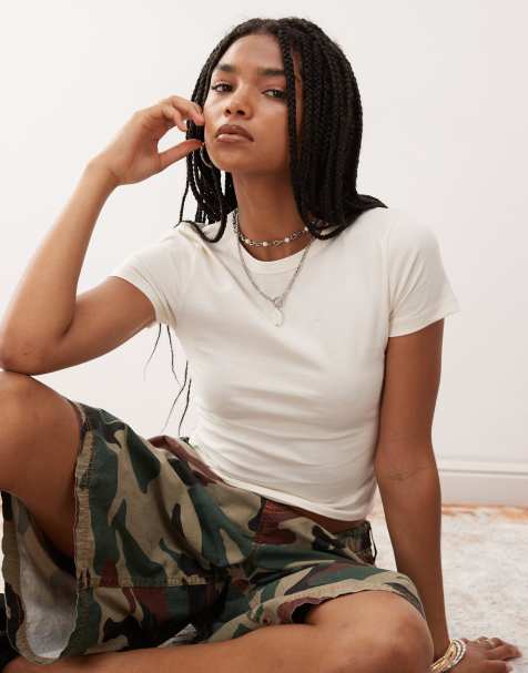 Reclaimed Vintage – Knapp geschnittenes T-Shirt in Buttermilchgelb - view 1