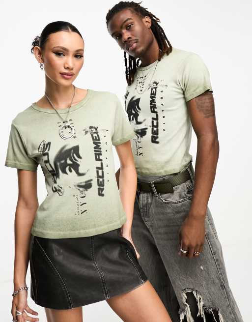 Reclaimed Vintage – Knapp geschnittenes Unisex-T-Shirt im 90er-Stil in Khaki mit Print im 2000er-Stil 