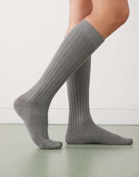 Reclaimed Vintage – Knielange gerippte Baumwollsocken in Grau - view 1