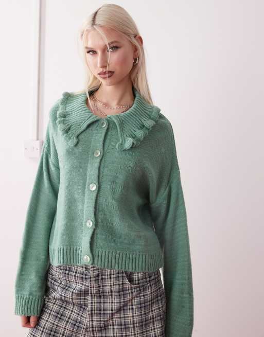 Reclaimed Vintage – Kofta med volangkrage