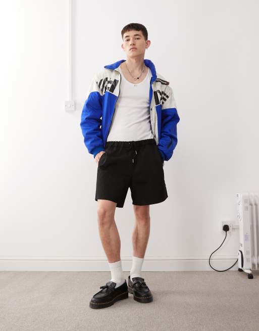 Reclaimed Vintage - Korte baggy chinoshort met elastische taille in zwart