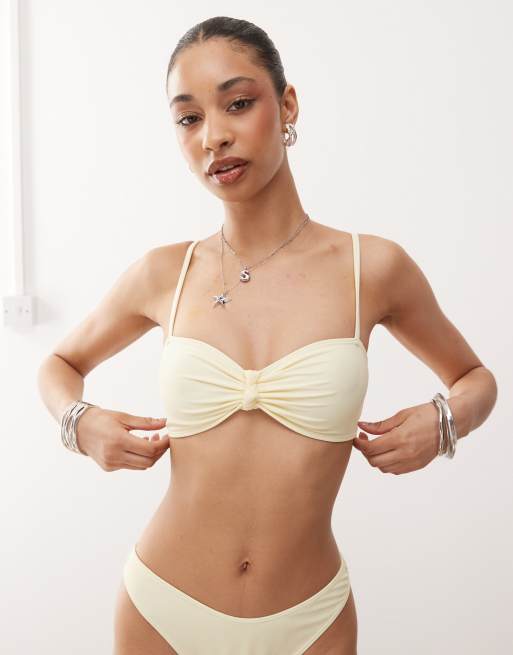 Reclaimed Vintage – Kremowa góra od bikini o kroju braletki z supełkiem
