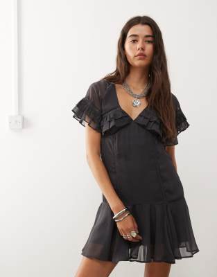 Reclaimed Vintage - Kurzes Freizeitkleid in Anthrazitgrau mit Cape-Kragen-Lila