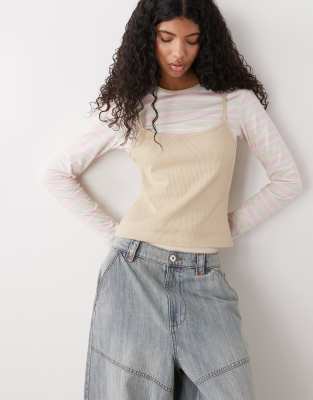 Reclaimed Vintage - Langärmliges, gestreiftes Oberteil in Rosa und Grün mit Camisole in Lagen-Look-Bunt