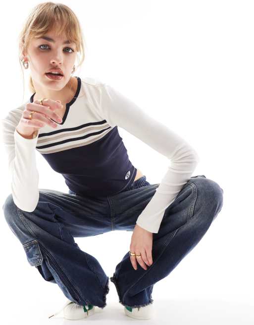 Reclaimed Vintage – Langärmliges Shirt mit eingekerbtem Ausschnitt und Streifen 
