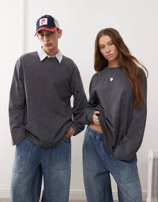 Reclaimed Vintage - Langärmliges Unisex-T-Shirt in verwaschenem Anthrazit mit Oversize-Schnitt-Grau