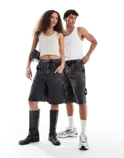 Reclaimed Vintage – Länger geschnittene Unisex-Carpenter-Jorts aus Denim in verwaschenem Schwarz