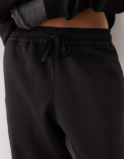 Reclaimed Vintage – Lässig geschnittene Jogginghose in Schwarz mit Unisex-Schnitt , 3 von 4