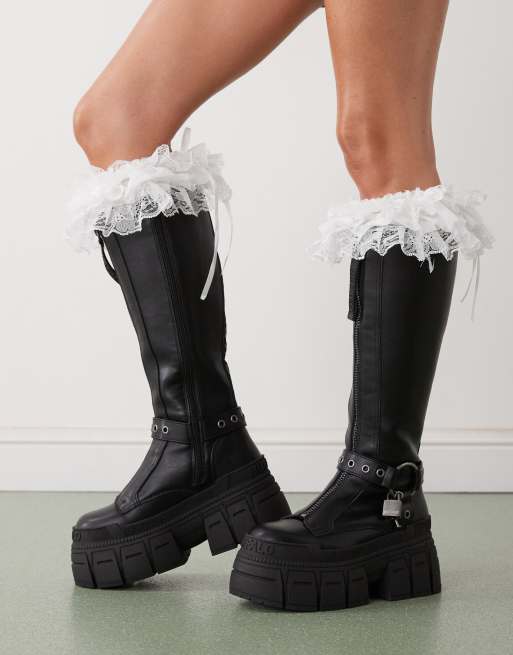 Reclaimed Vintage legwarmers with ruffles and lace in cream , 2 of 3