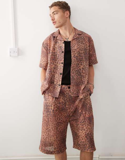 Reclaimed Vintage – Leopardmönstrade shorts i unisex-modell - view 1