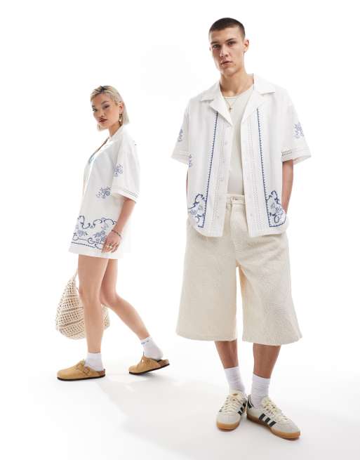 Reclaimed Vintage - Limited Edition - Broderet skjorte med reverskrave og cutwork-detaljer