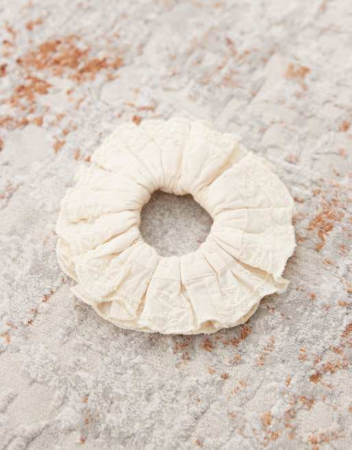Reclaimed Vintage – Limited Edition – Oversize-Scrunchie-Haargummi mit Perlenstickerei, Kombiteil, 2 von 4