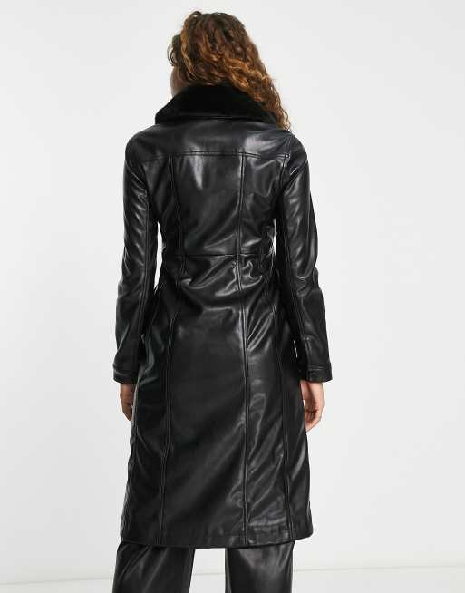 Reclaimed Vintage Limited Edition Regenjas met kraag van imitatiebont in zwart