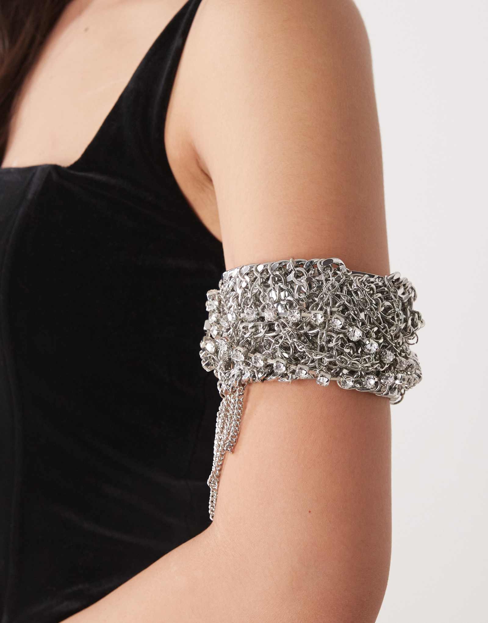 Оригинальная винтажная манжета ограниченного выпуска с эффектными цепочками серебристого оттенка