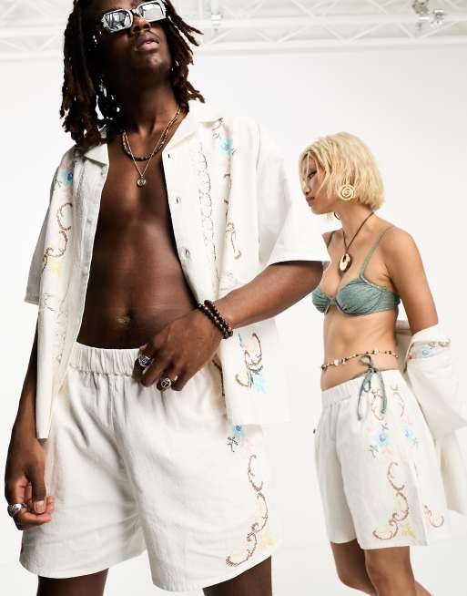 Reclaimed Vintage limited edition unisex shorts with embroidery in white