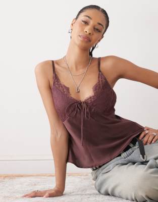 Reclaimed Vintage - Lingerie-Top in Pflaumenbraun mit Spitzenborten-Brown