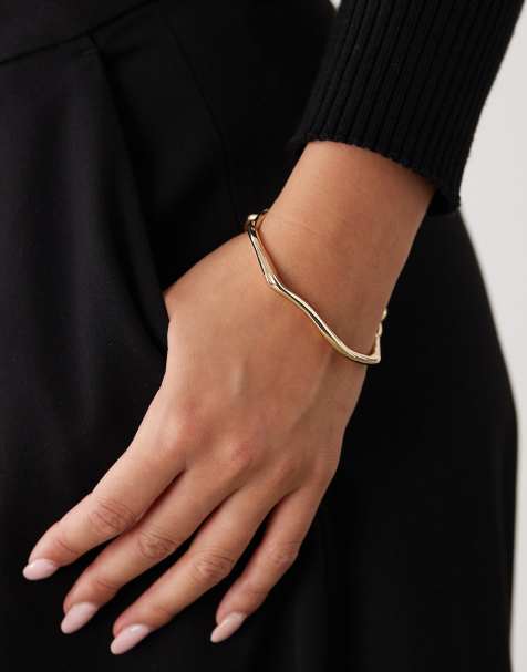 Reclaimed Vintage link chain bracelet in gold - view 1