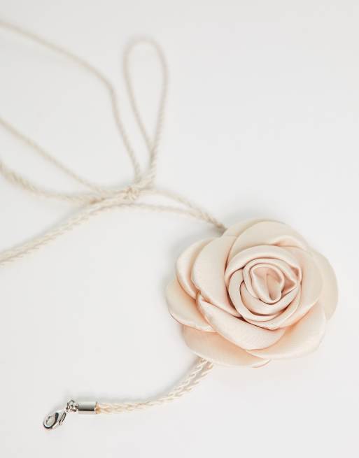 Reclaimed Vintage – Ljusrosa choker-halsband med bukettdesign, 4 av 4