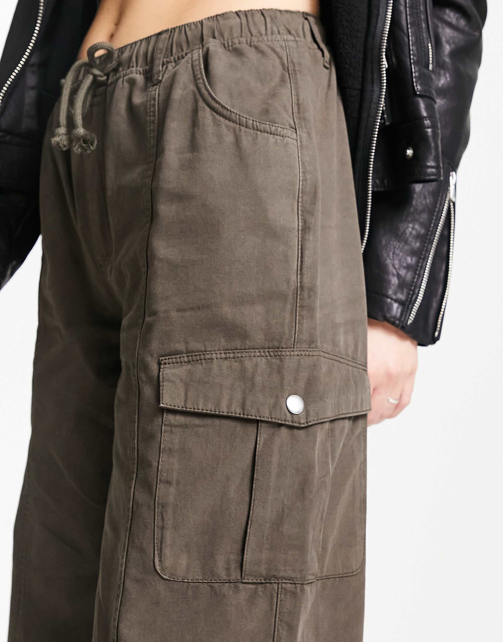 Reclaimed Vintage low rise cori cargo trouser in chocolate view 3