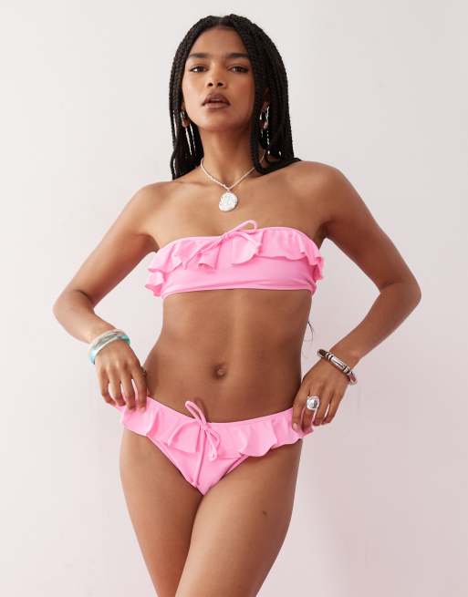 Reclaimed Vintage - Lyserød bikini med flæser
