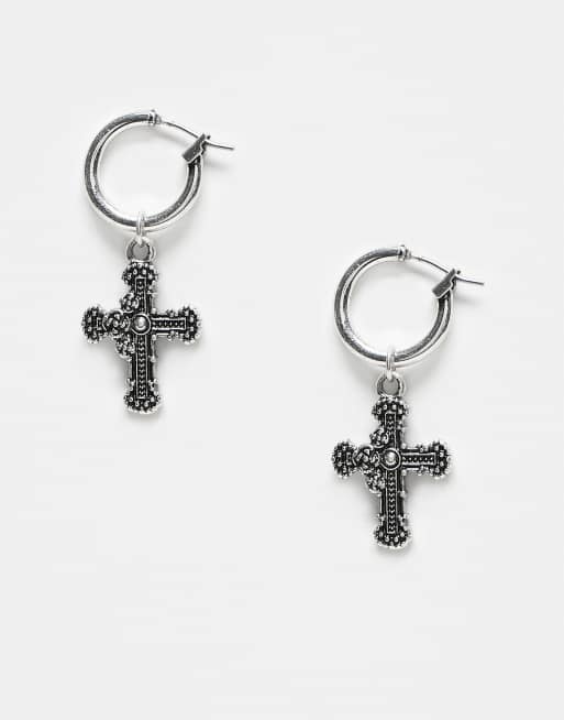 Reclaimed Vintage – Małe kolczyki-koła unisex w kolorze srebra z wiszącym krzyżem