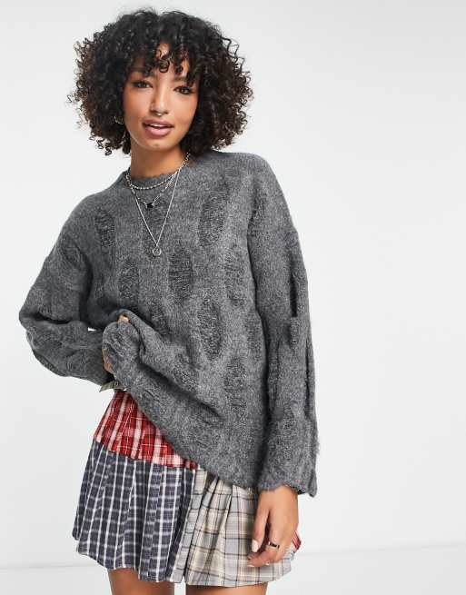 Reclaimed Vintage - Maglione oversize grigio con smagliature ed effetto vissuto