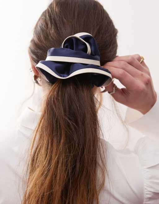 Reclaimed Vintage - Marineblå scrunchie med kontrasterende detalje i satin