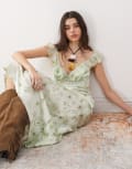 [Reclaimed Vintage] Reclaimed Vintage maxi cami tea dress with flutter sleeves in green floral print-Multi 6 green