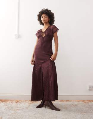 Reclaimed Vintage maxi day dress with lace inserts in plum floral satin jacquard | ASOS