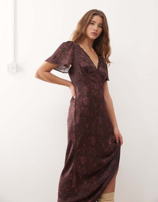 Reclaimed Vintage maxi dress with angel sleeves and lace in plum paisley  print | ASOS