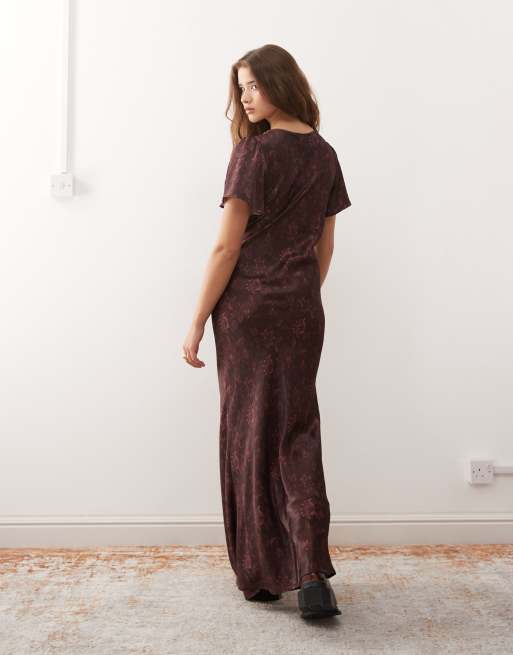 Reclaimed Vintage maxi dress with angel sleeves and lace in plum paisley  print | ASOS