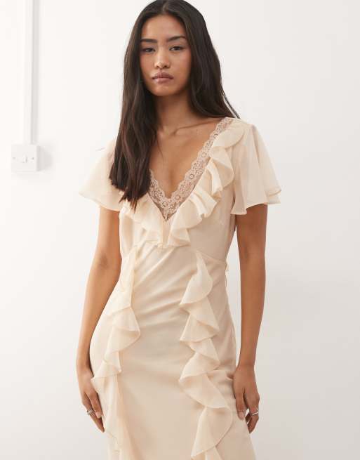 Reclaimed Vintage – Maxi-Freizeitkleid in Cremeweiß mit Rüschen und asymmetrischem Saum, 4 von 4