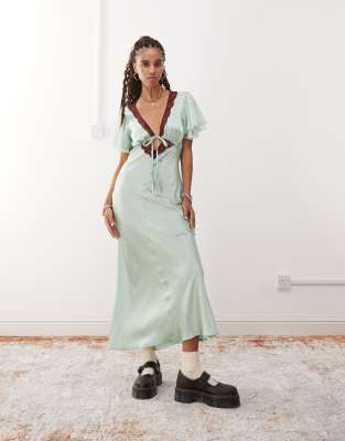 Reclaimed Vintage - Maxi-Freizeitkleid in Minzgrün mit Schlüssellochausschnitt und farblich abgesetztem Spitzendetail