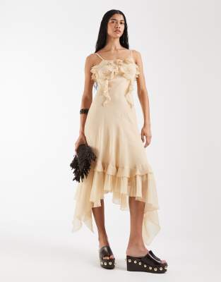 Maxikleid in Cremeweiß mit Rüschendetails und asymmetrischem Saum Weiß 44