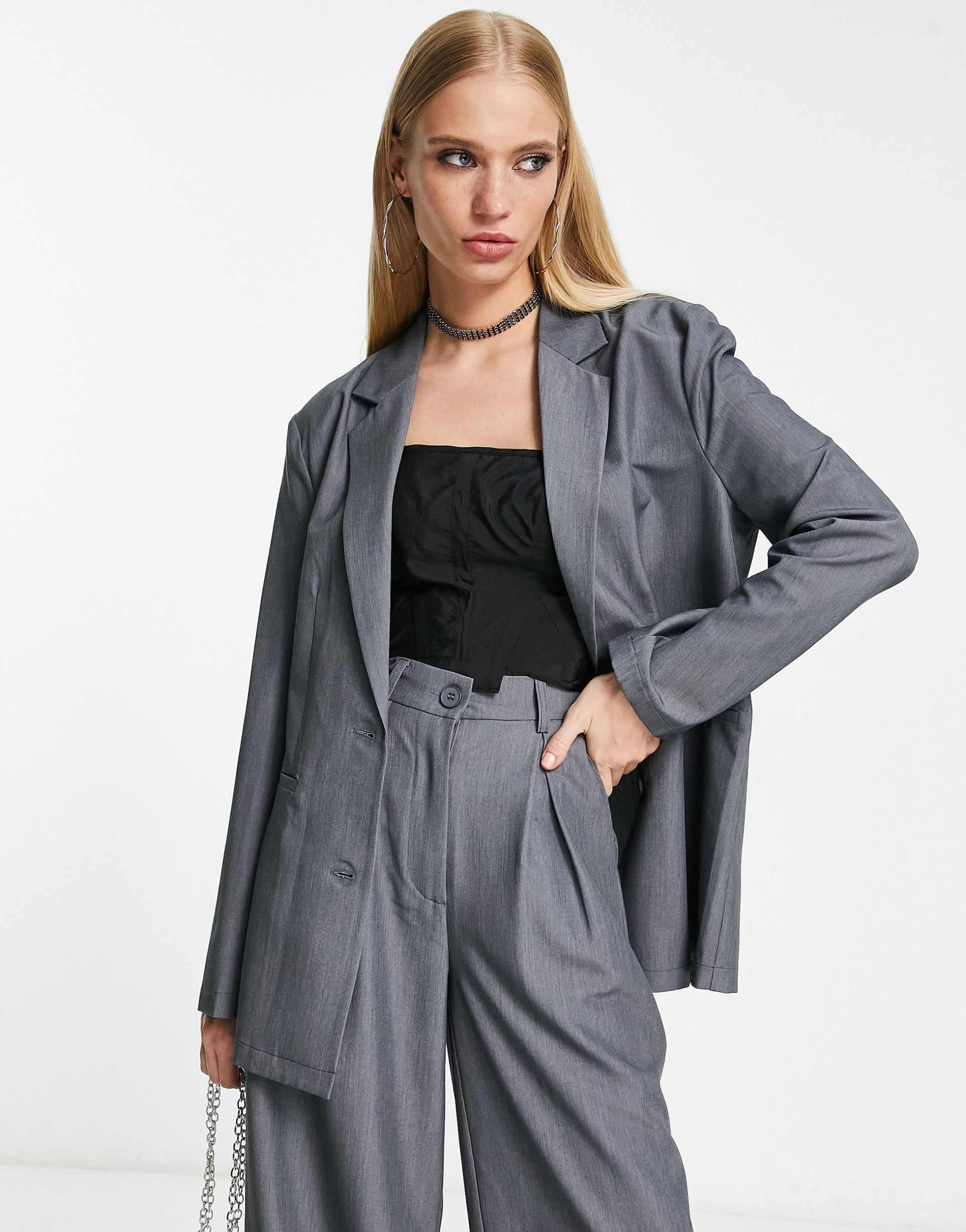 Reclaimed Vintage mensy blazer in grey view 2