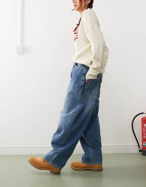 Reclaimed Vintage mid rise denim barrel leg jean in light blue wash, 3 of 5
