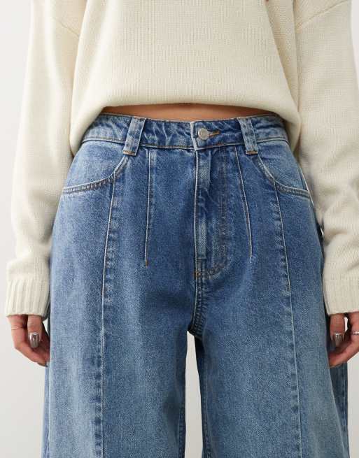 Reclaimed Vintage mid rise denim barrel leg jean in light blue wash, 5 of 5