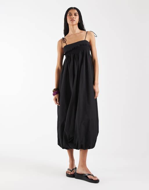 Reclaimed Vintage midi cami-smockkjole med boblekant og sløjfer i sort, 2 af 4