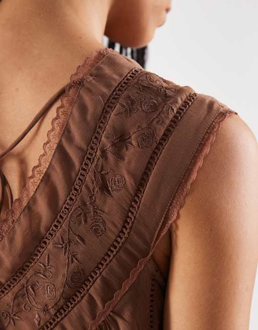Reclaimed Vintage midi dress with lace collar in brown, 3 of 4