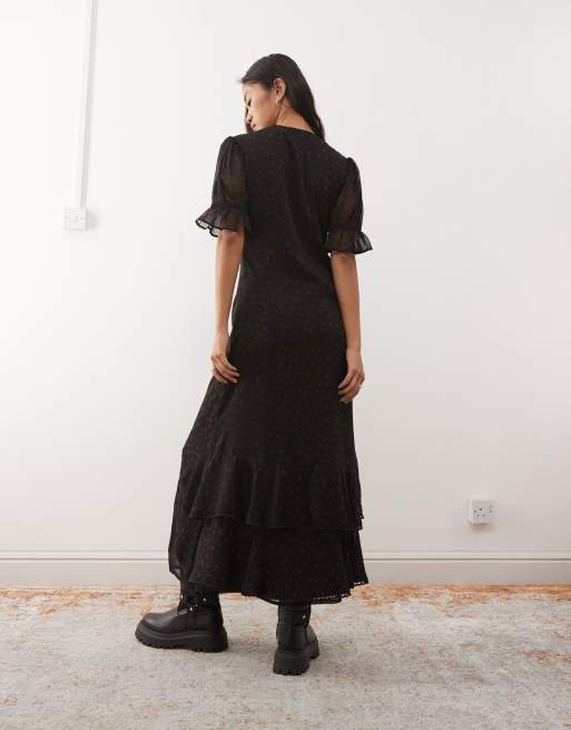 Reclaimed Vintage – Midi-Freizeitkleid in Schwarz mit Knopfleiste, Rüschen und Blümchenmuster, 3 von 4