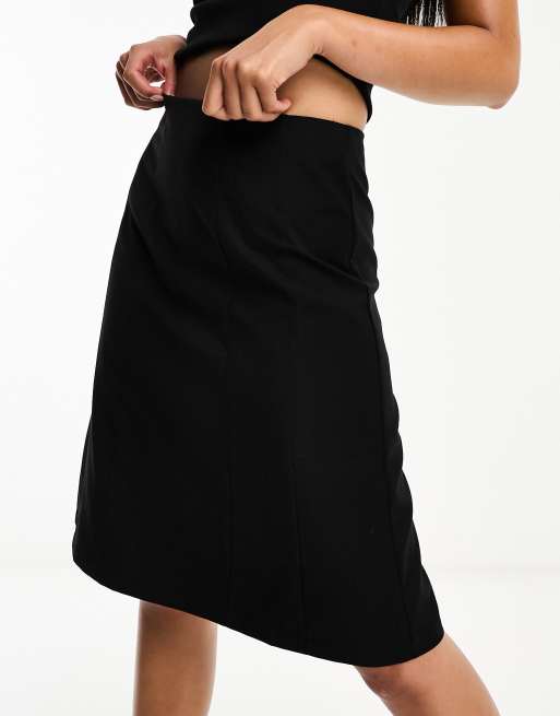 Reclaimed Vintage Midi rok net boven de knie in zwart met
