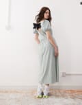 [Reclaimed Vintage] Reclaimed Vintage midi smock dress with bow tie back in check-Multi S Multi