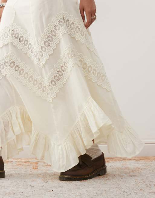Reclaimed Vintage – Midirock in Cremeweiß mit asymmetrischem Saum und Spitzenbesatz, 5 von 5