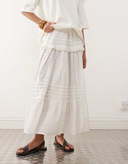 Reclaimed Vintage - Midirok met elastische taille en broderie in wit, 2 van 5