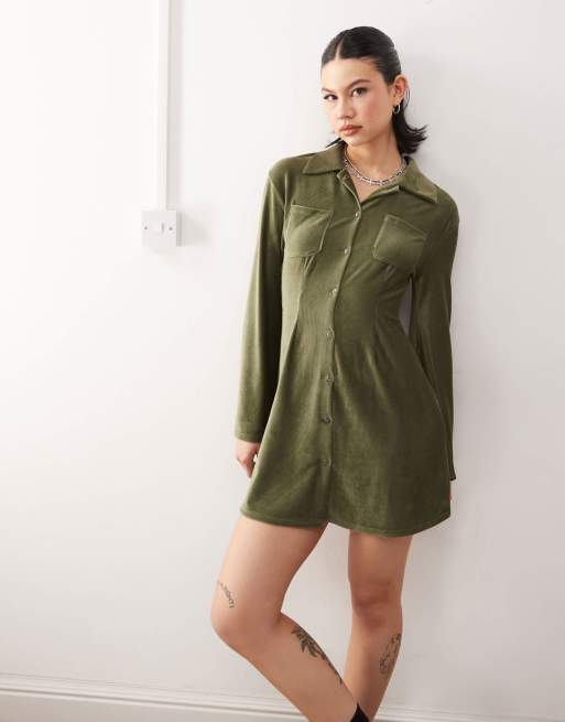 Reclaimed Vintage - Mini-overhemdjurk van corduroy in groen