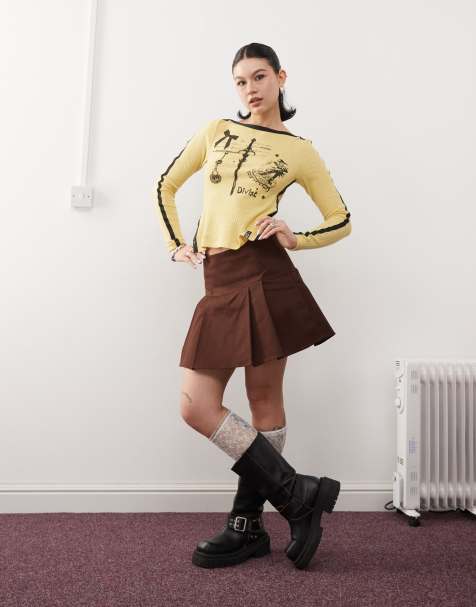 Reclaimed vintage mini skirt with deep waist and pleats in brown - view 1