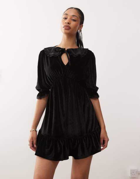 Reclaimed Vintage – Minikleid aus Samt in Schwarz mit Spitzeneinlagen und Kragen - view 1